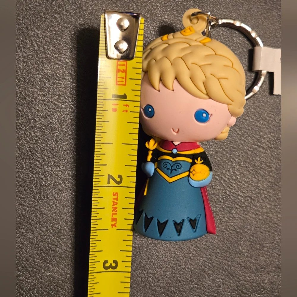 Disney 3D Keychain Frozen Queen Elsa Coronation Gown Bag Clip Backpack